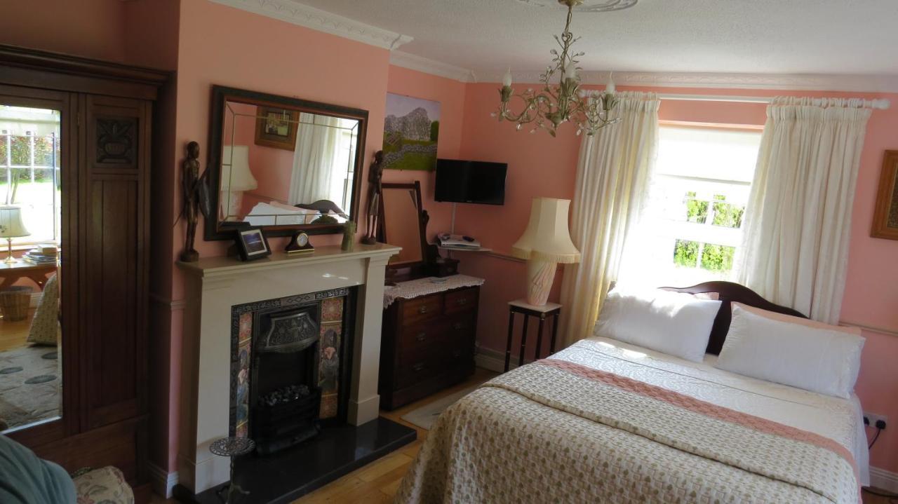 Tyreda Bed & Breakfast Ennis Bagian luar foto